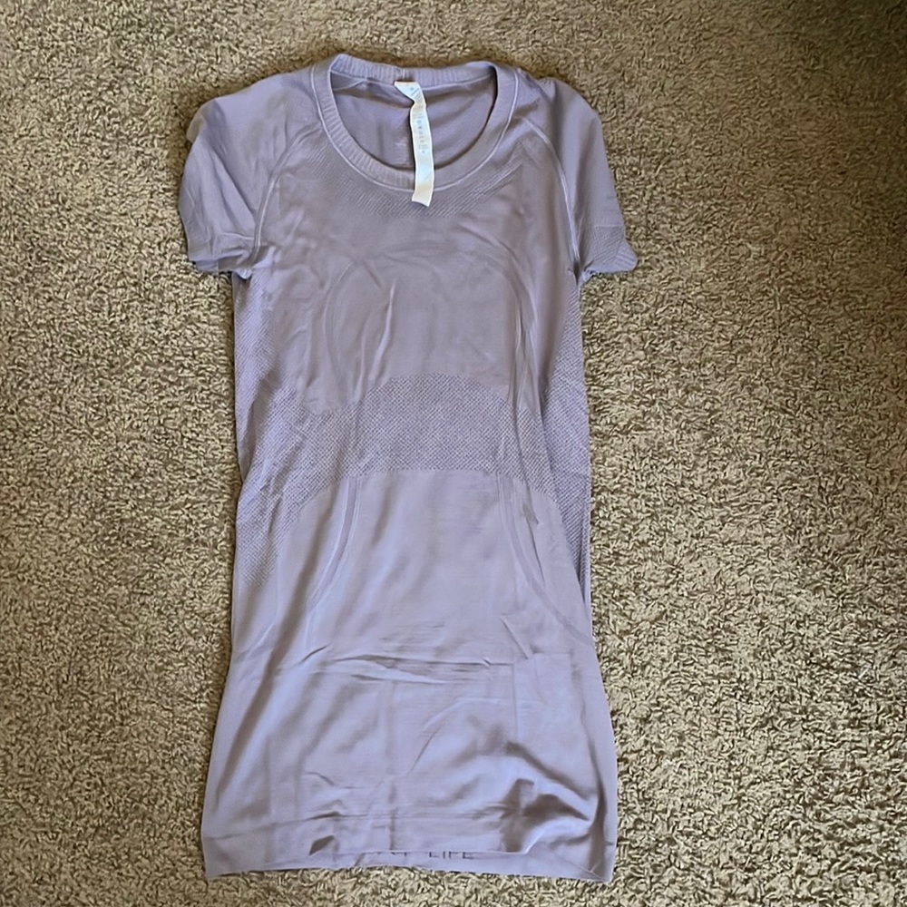 Lululemon workout top